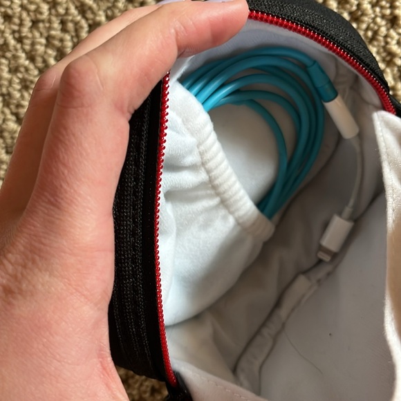 Beats by Dre wired, with case and adapter - Picture 6 of 10